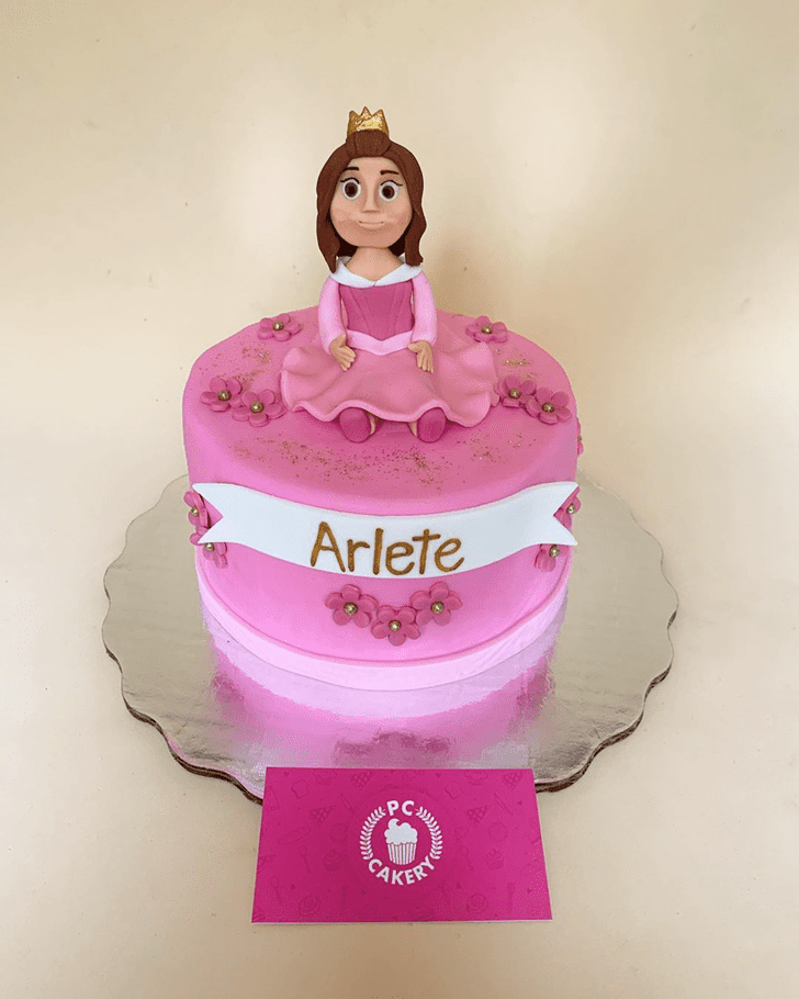 Lovely Sleeping Beauty Cake Design